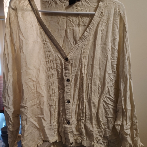 Brand is Insite off-white long sleeve button-down v-neck size 8 shirt - Picture 2 of 5